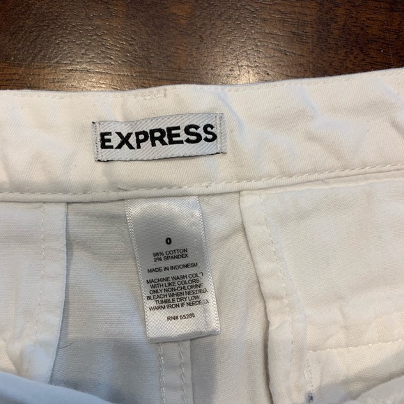 Express Shorts - Picture 2 of 3